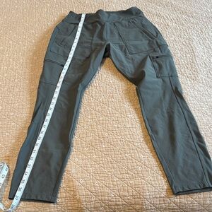 Athleta Women's Olive Headlands Hybrid Cargo Pants Size 10